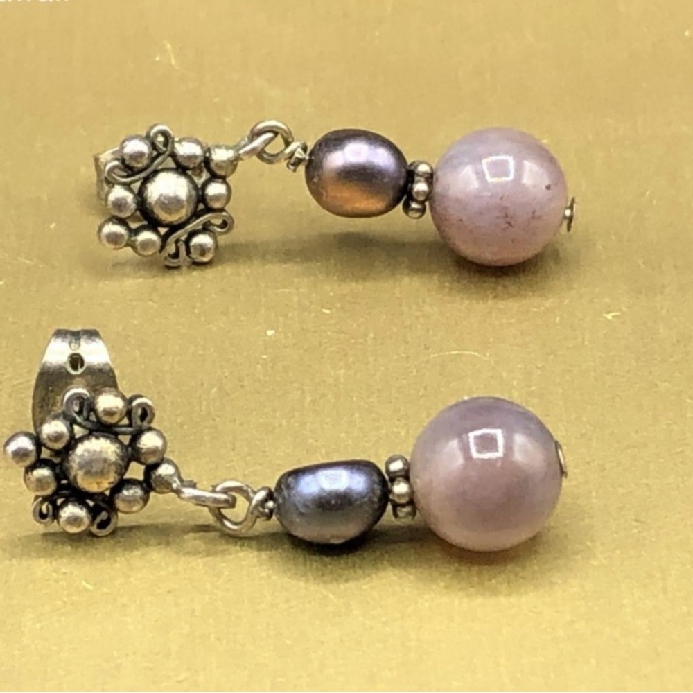 Dangling pink Pearl earrings, Sterling Silver🤍